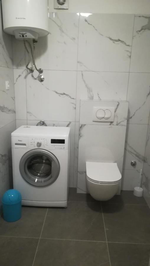 Apartment Sunny Place พูลา ภายนอก รูปภาพ