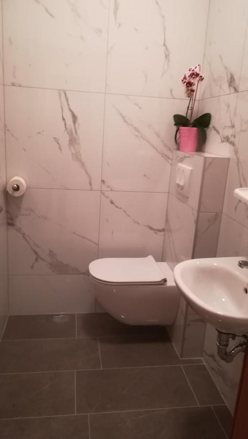 Apartment Sunny Place พูลา ภายนอก รูปภาพ