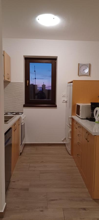 Apartment Sunny Place พูลา ภายนอก รูปภาพ