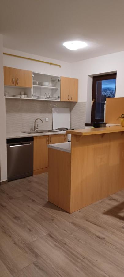 Apartment Sunny Place พูลา ภายนอก รูปภาพ