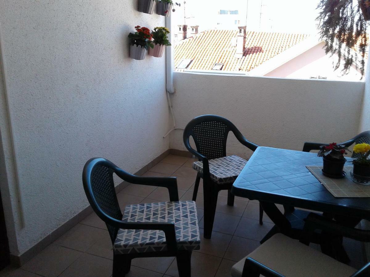 Apartment Sunny Place พูลา ภายนอก รูปภาพ
